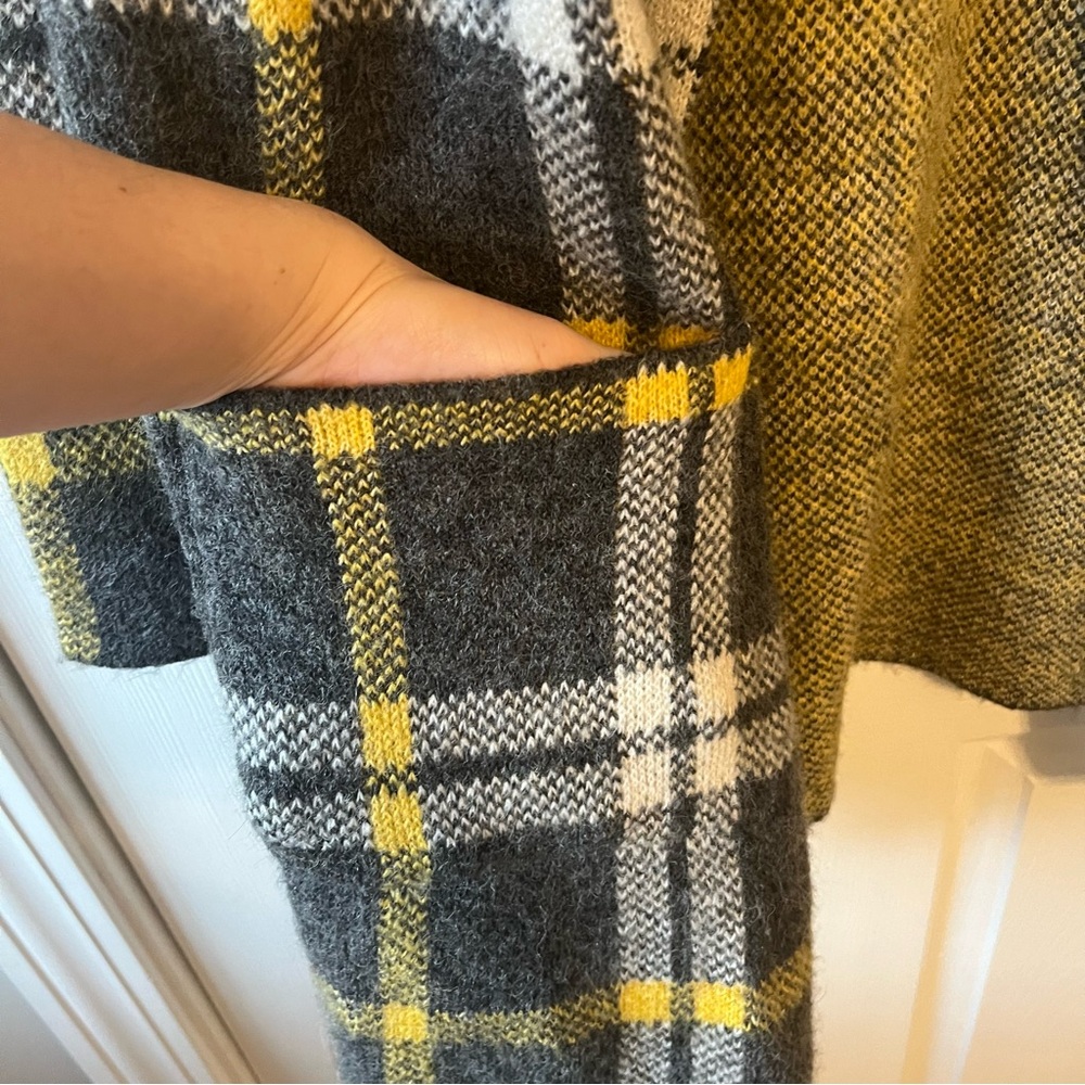 Tahari Plaid Coat Jacket Women’s - Picture 3 of 4